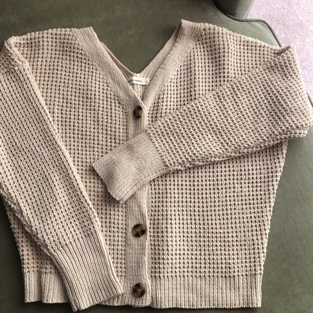 Cream cropped Large Cardigan